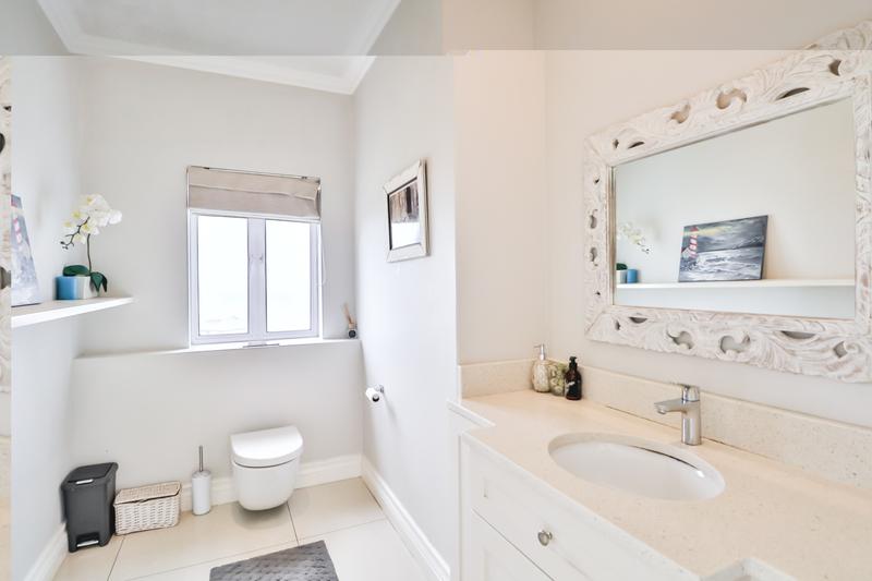 To Let 5 Bedroom Property for Rent in Pinnacle Point Golf Estate Western Cape